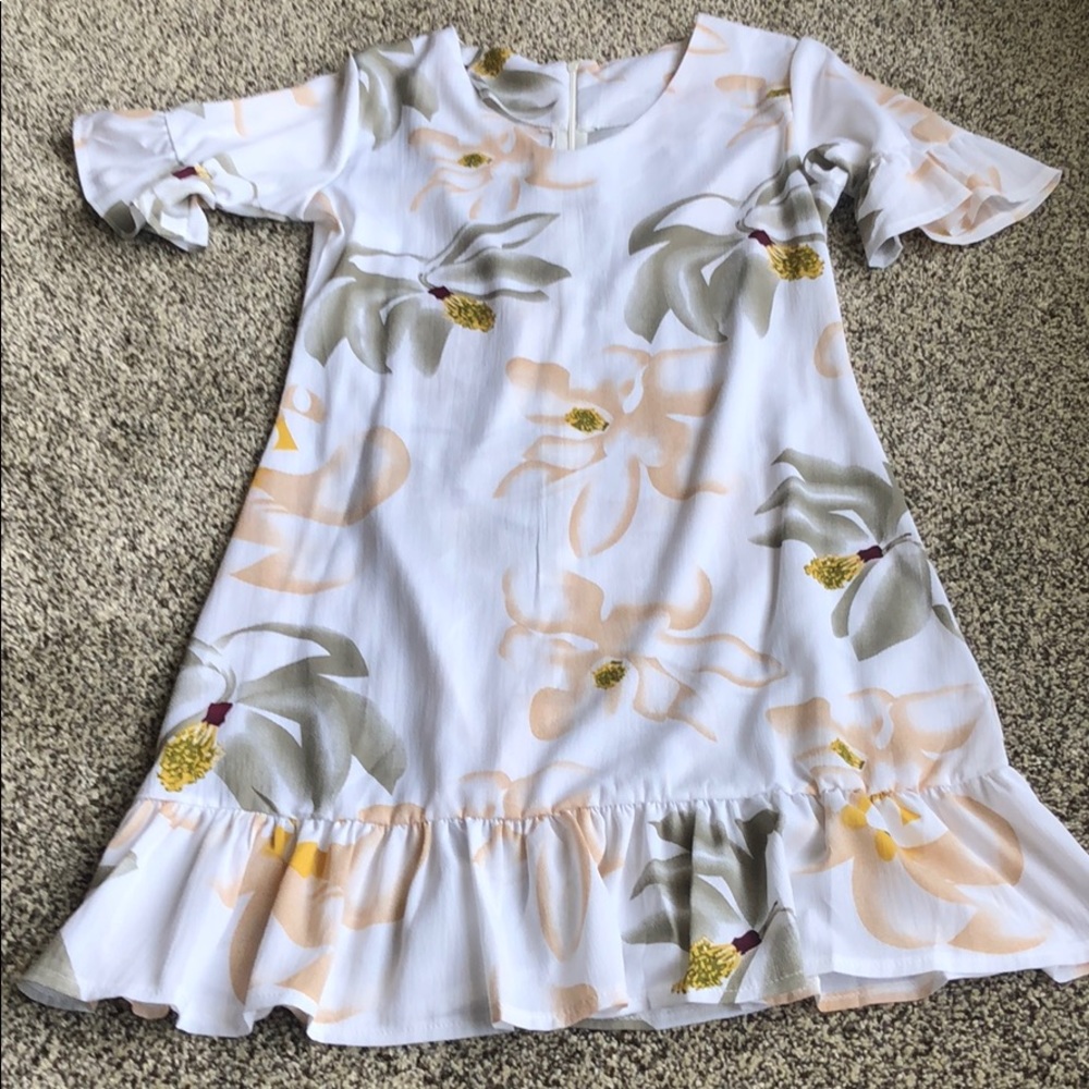 White floral ruffle dress Shein size small